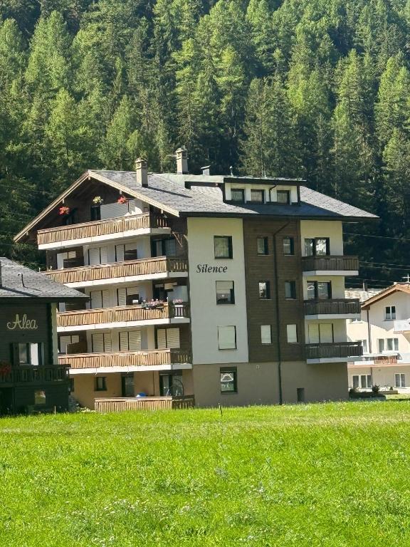 Haus Silence - Berge & Sonne im Saastal Ski Wandern Familie Haustiere - 5