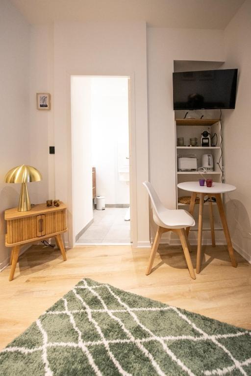 Suite de charme rénovée près de l Opéra de Lyon - 3