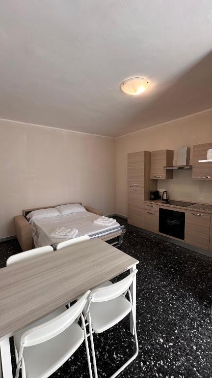Route 21 Airport & Beach Stay - 2
