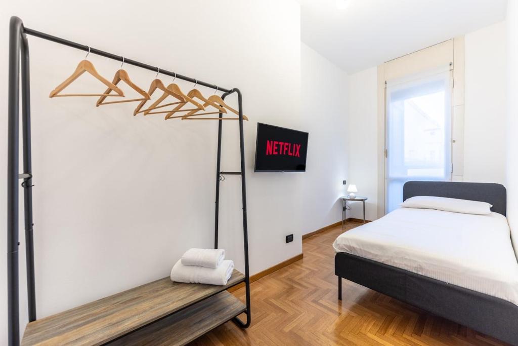 Duomo 7 min - 3 Bedrooms, Terrace & Parking - 3