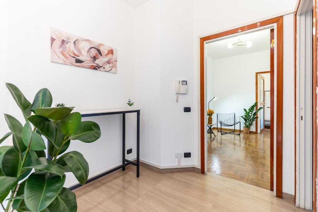 Duomo 7 min - 3 Bedrooms, Terrace & Parking - 4