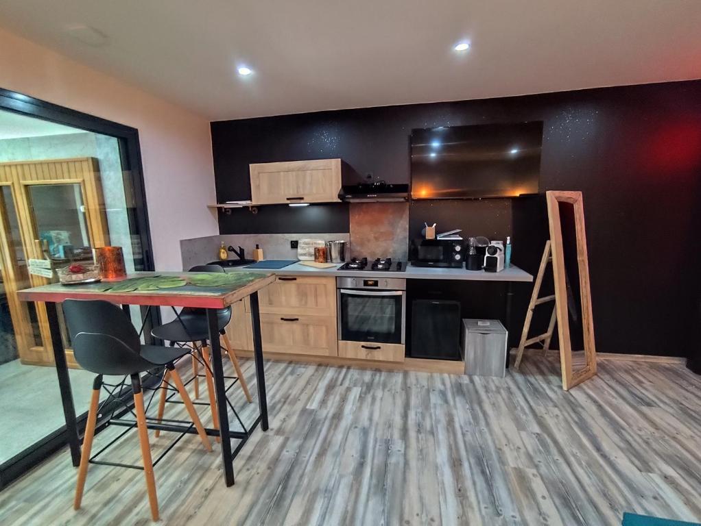 Love room suite jacuzzi sauna pour 2 personnes - 2