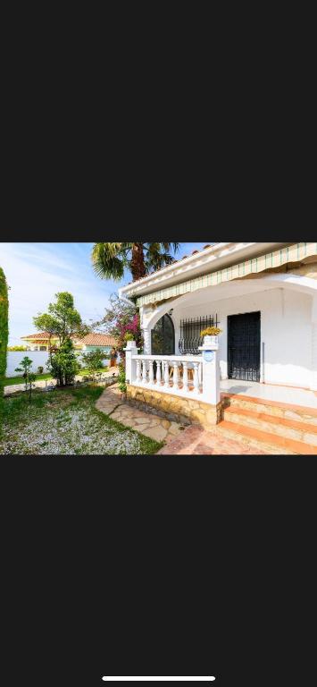 Villa familial, piscine privée, jardin, proche, plage - 2