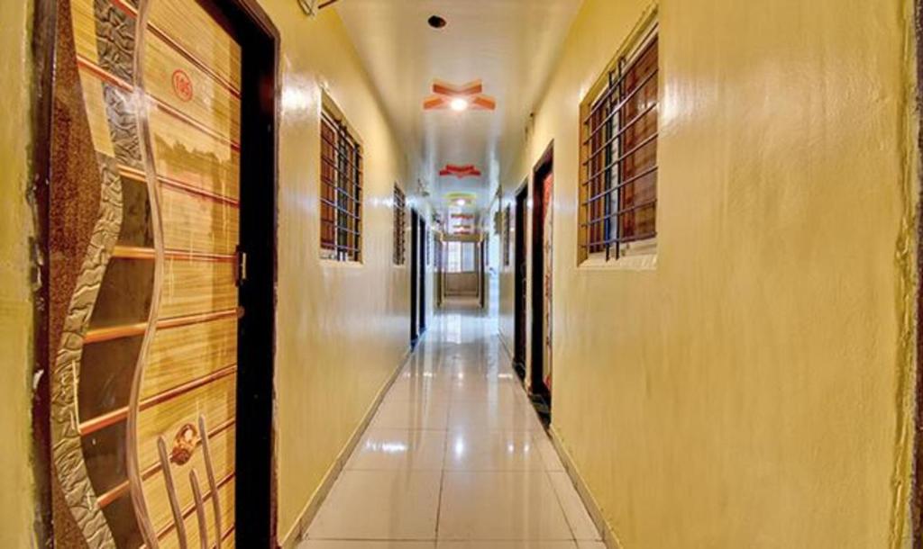 フロント・ロビー