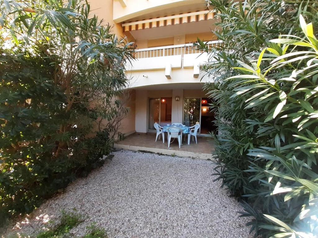 Appartement T2 cabine avec terrasse à Bormes-les-Mimosas - FR-1-251-881 - 1