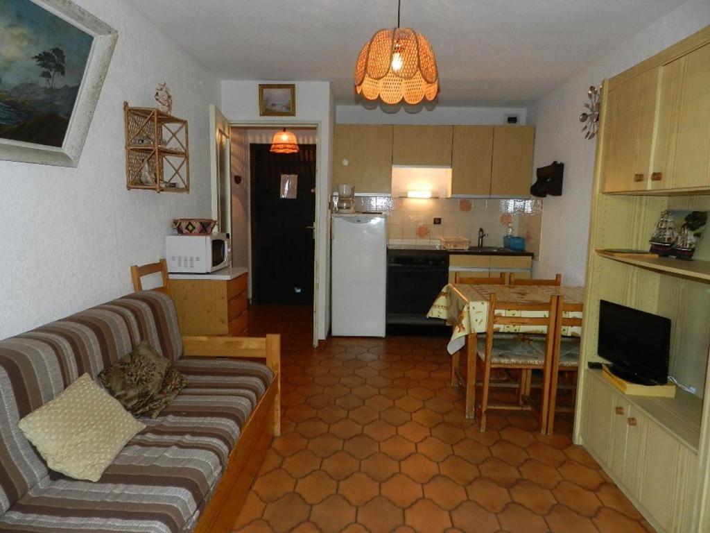 Appartement T2 cabine avec terrasse à Bormes-les-Mimosas - FR-1-251-881 - 2