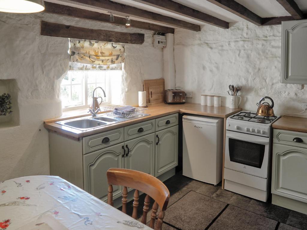 Shire Cottage, Crich photo 3