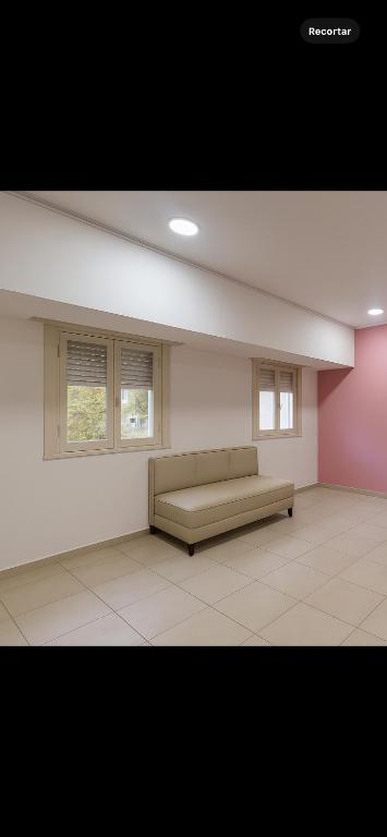 Alquilo oficina de trabajo por dia - 4