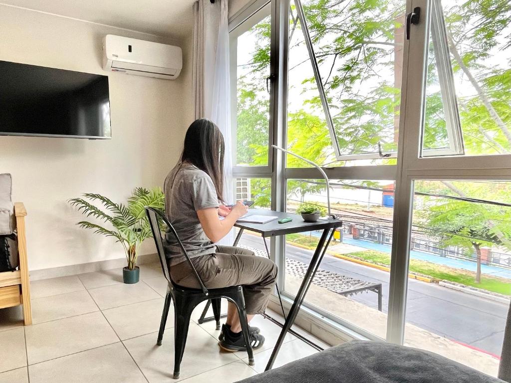 Studio Conexión Alojamiento moderno cerca Parque San Martín y Av Arístides - 2