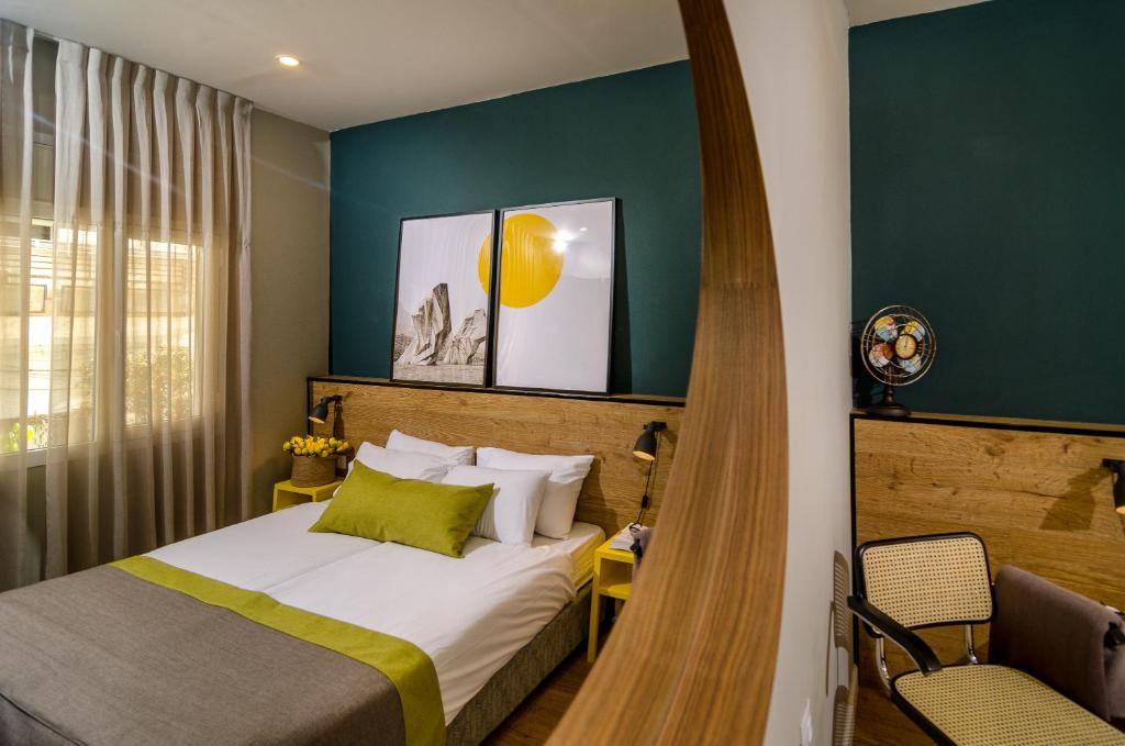 The White House Hotel at Dizengoff Square photo