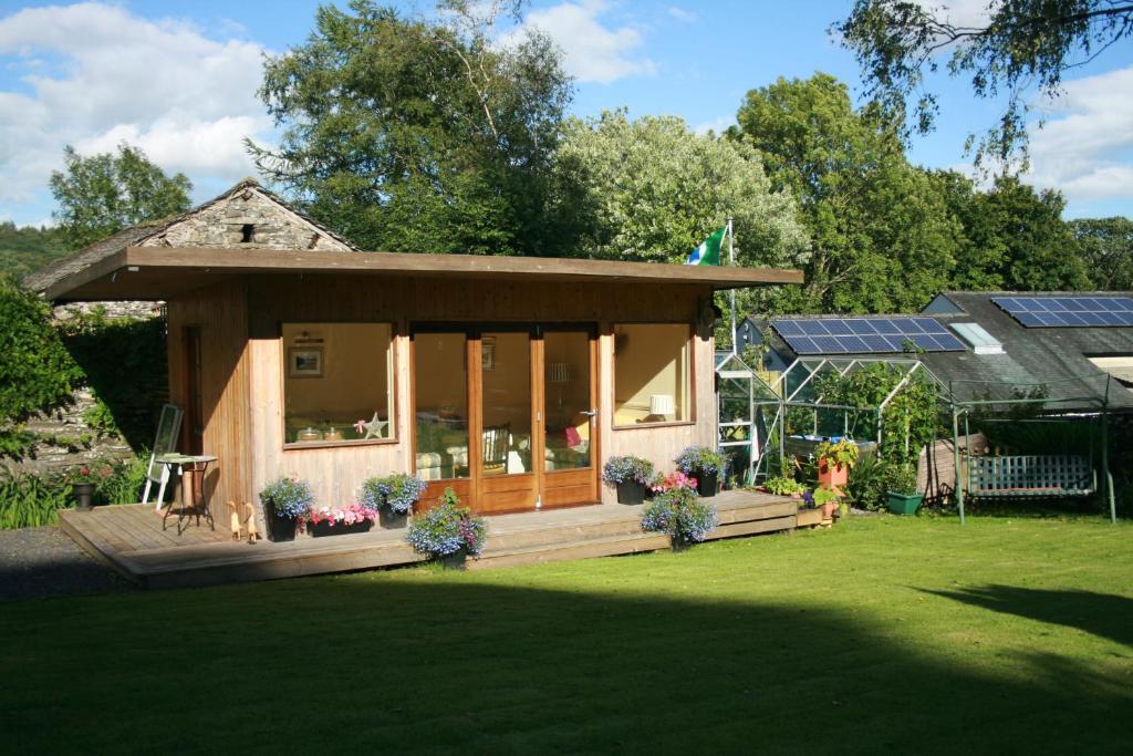 School House Cottage B&B and tea garden photo