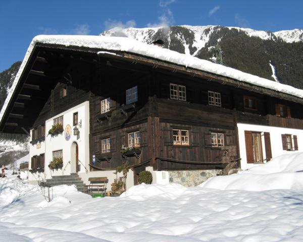 Haus Lucas Tschofen - 2