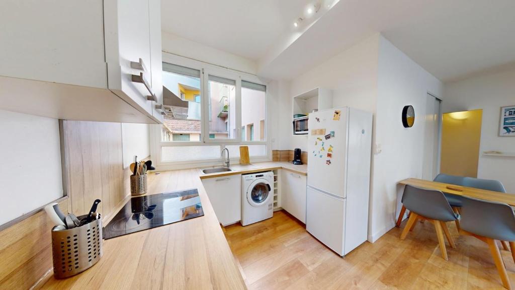Central Apartment 4 Bedrooms Auguste Comte - 3