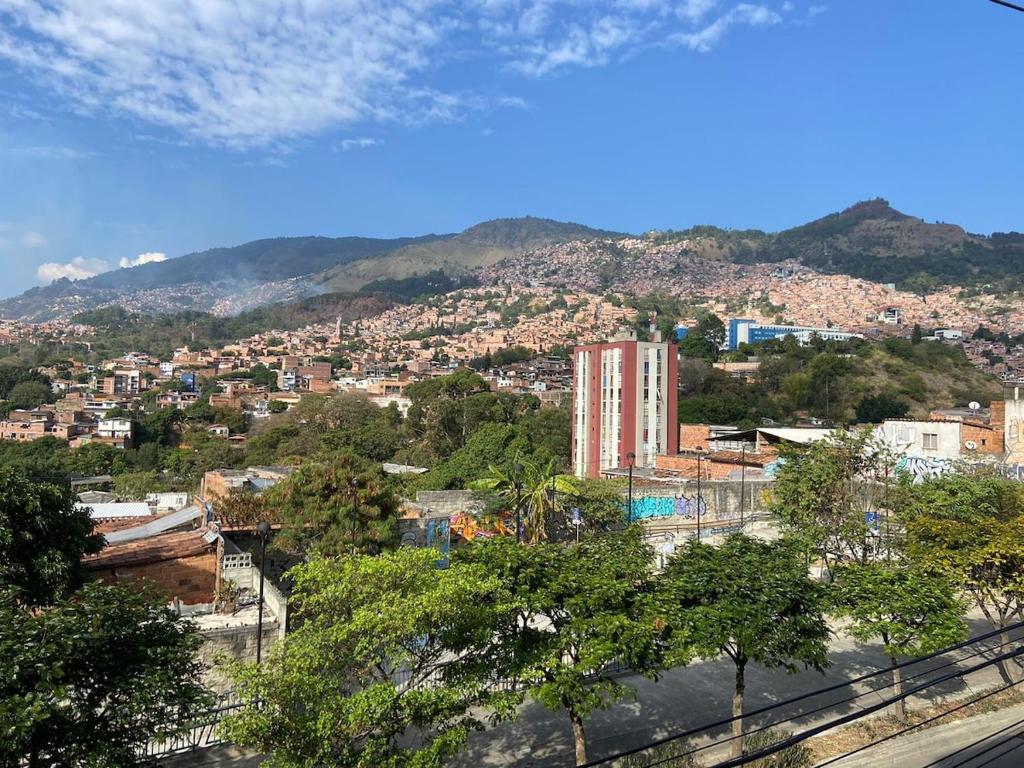 Hermoso apartamento con balcón - 3