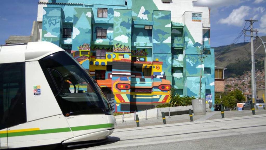 Hermoso apartamento con balcón - 4