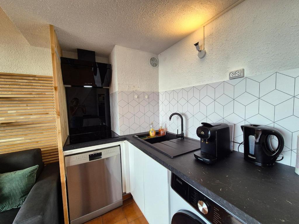 T2 vue mer, piscine et place de parking - 5