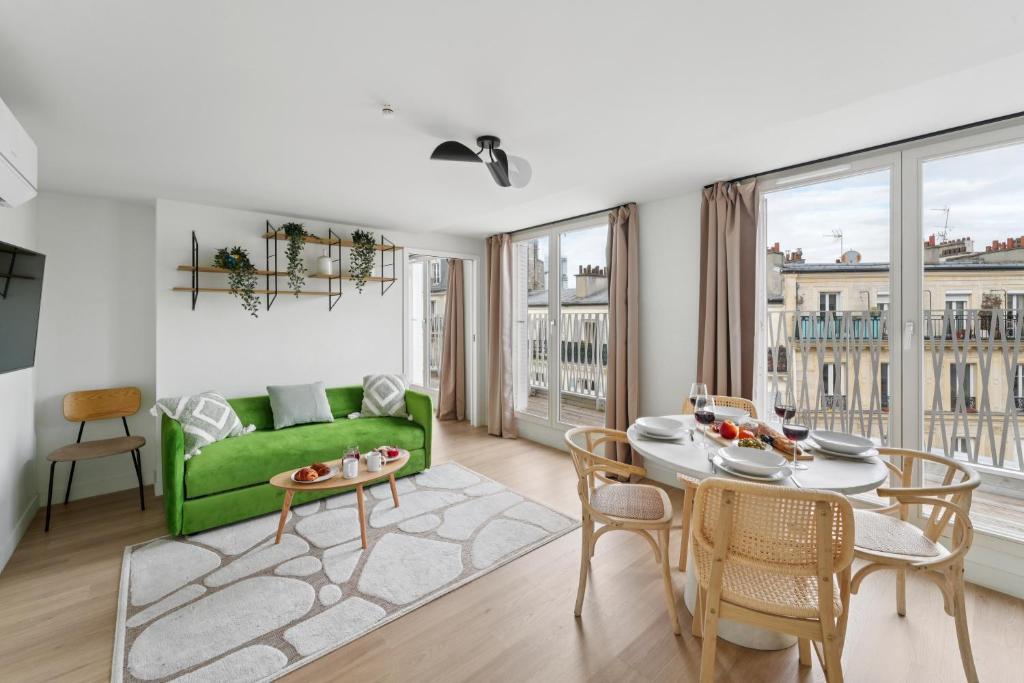 Lavie Maison Spacious Apartment with Terrace - 1