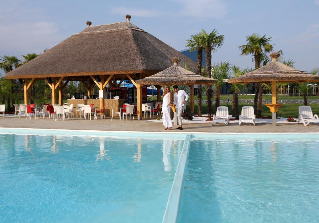 スイミングプール