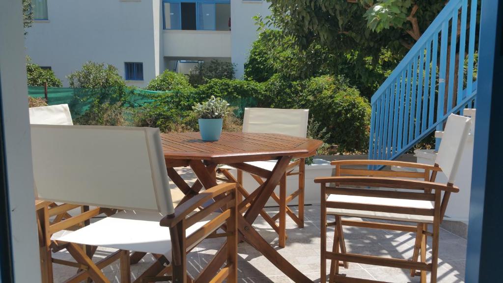 Ocean Blue Apartments photo