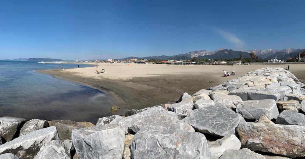Holiday Home Il Pontile in Marina di Massa, apartments with private outdoor area, just 400 meters from the sea - 2