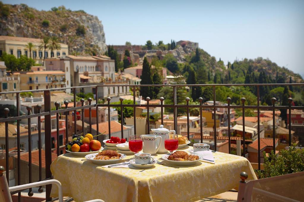 Isabella — Attractions in the area in Taormina, Sicily