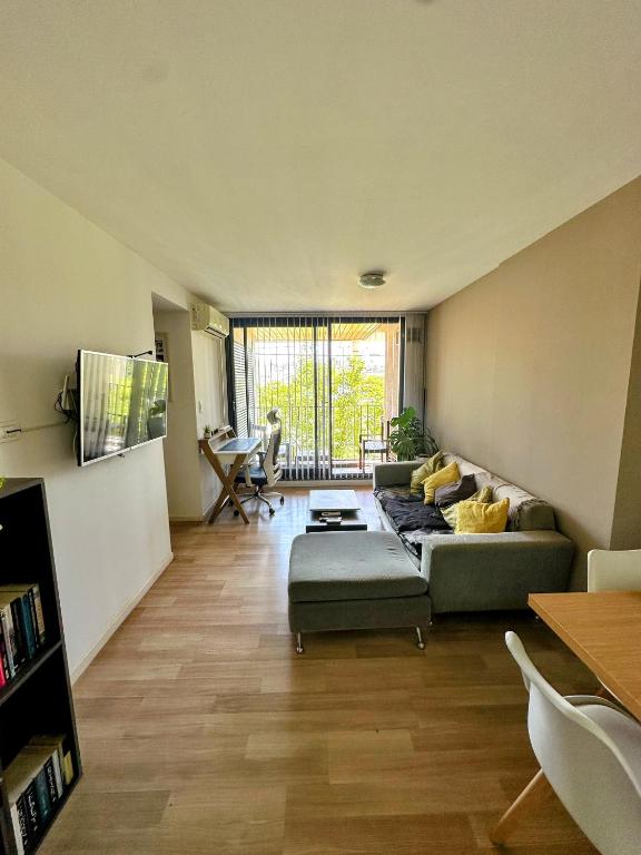 Departamento amplio con vista al río en el corazón de General Paz - 5