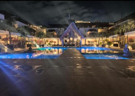 スイミングプール