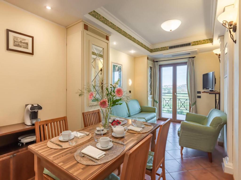 Apartment in Roma by Marco Simone Golf - 2