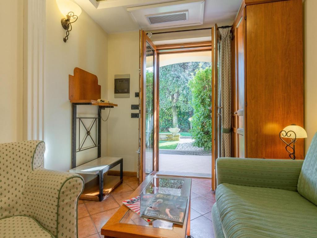 Apartment in Roma by Marco Simone Golf - 5