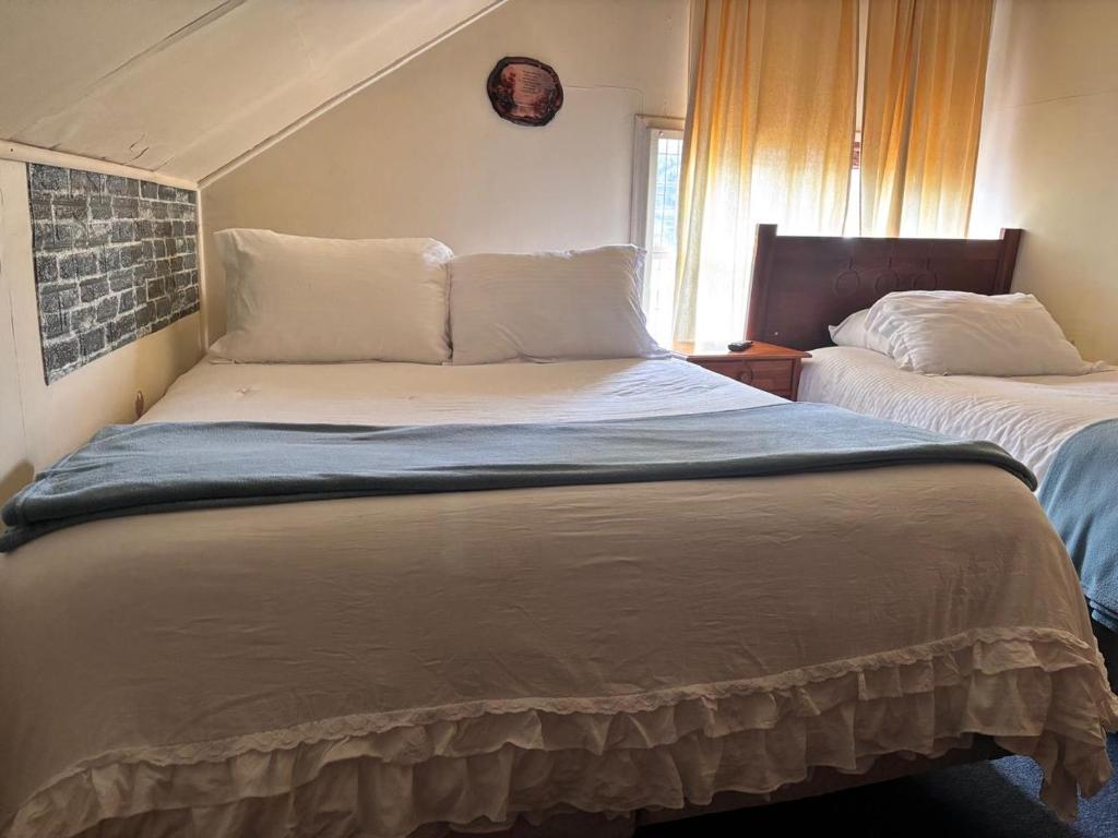 Hostal Dinamarca - 2