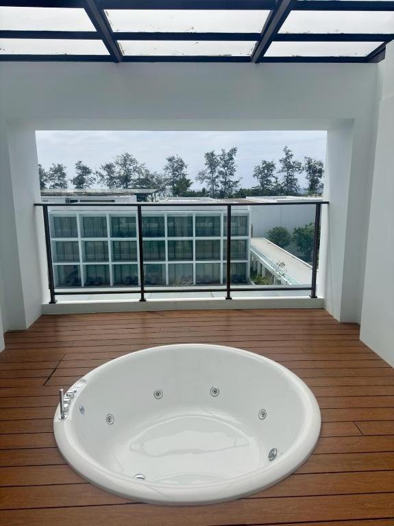 Patong Beach Hotel by See2Sea