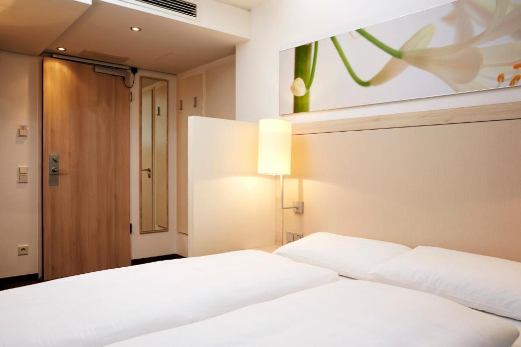 Munich H+ Hotel München Additional