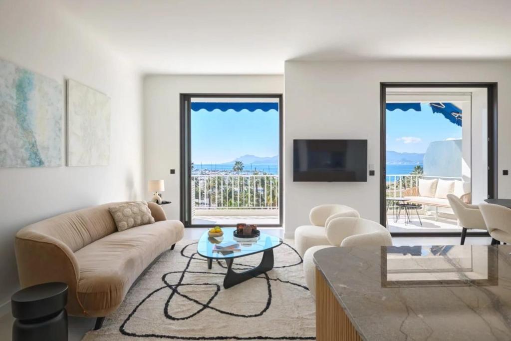 REF 2028 Croisette - Superbe appartement avec vue panoramique sur la mer - 1