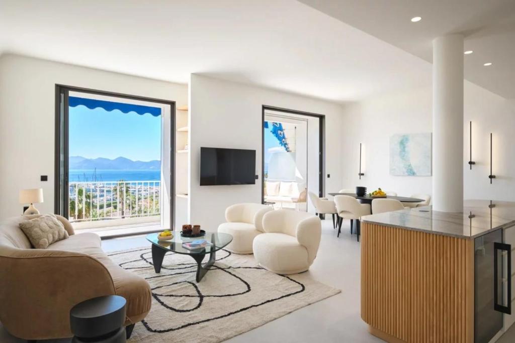 REF 2028 Croisette - Superbe appartement avec vue panoramique sur la mer - 2