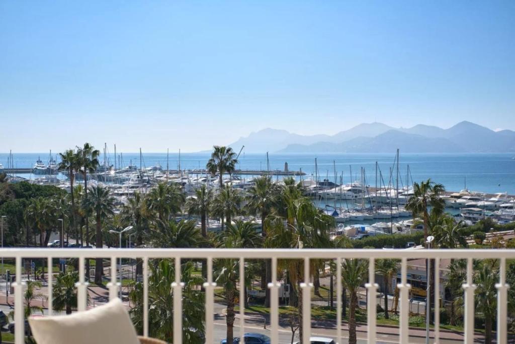 REF 2028 Croisette - Superbe appartement avec vue panoramique sur la mer - 3