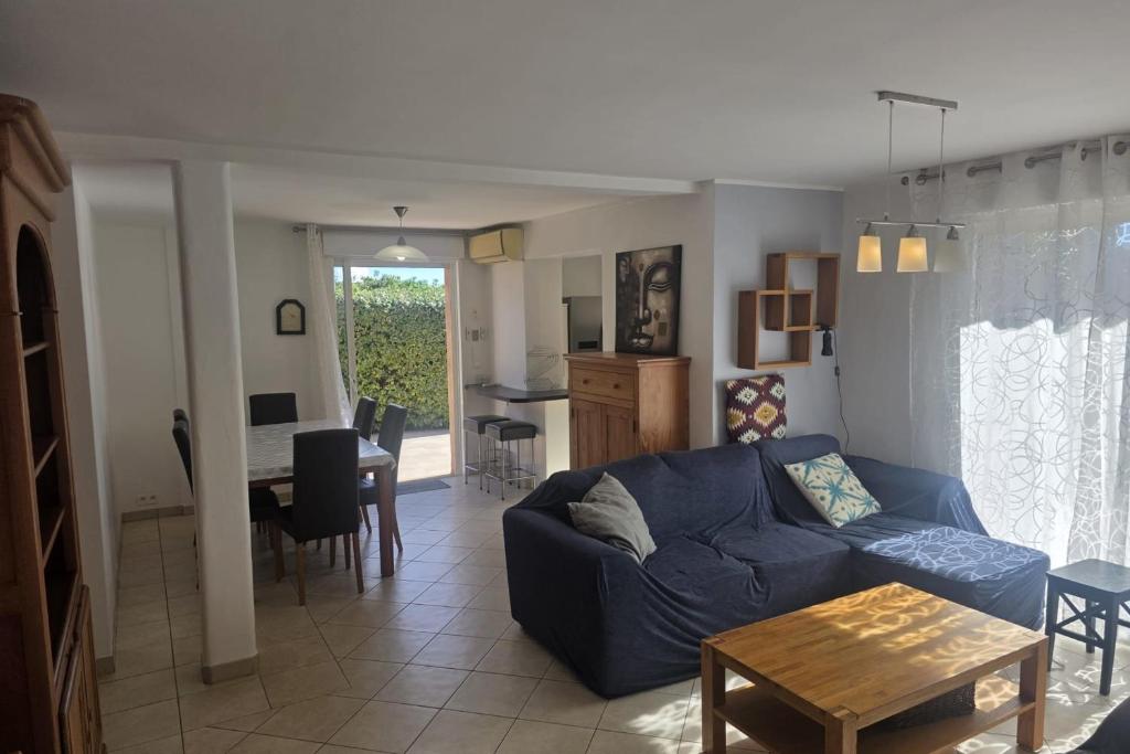 Beautiful Apartment with Garden Near Beach - 2
