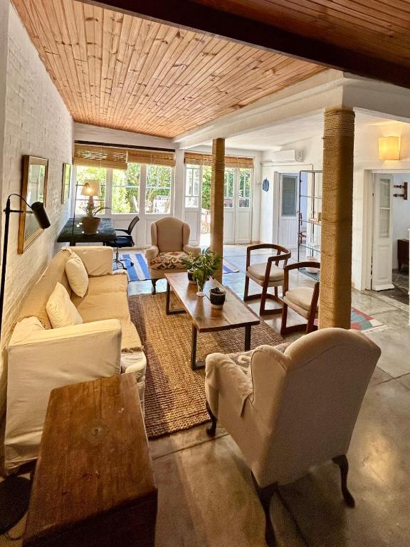 Casa entera, 3 dormitorios, diseño y jardín con parrillero - 2