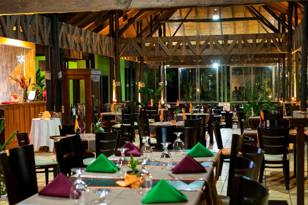 호텔 마운틴 파라다이스 수영장 전경