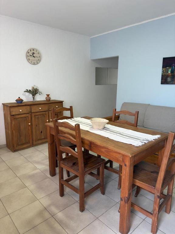 tu descanso en lobos Lobos - 1