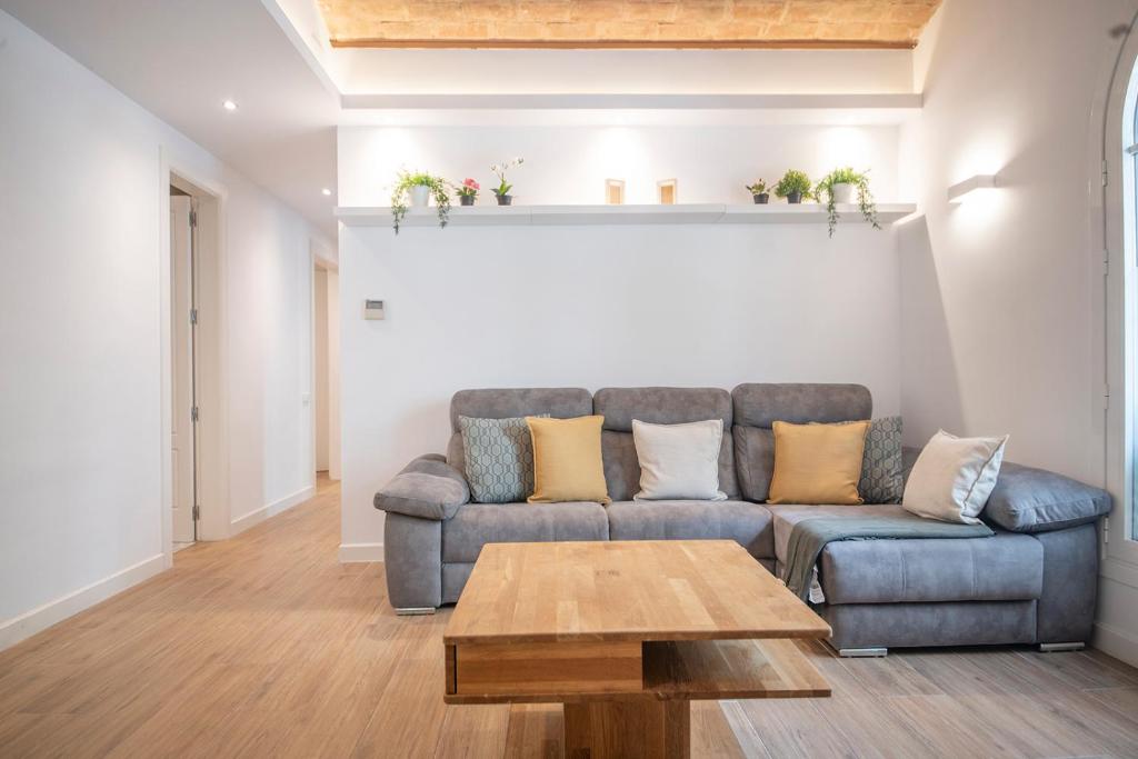 You Stylish Uptown Barcelona Apartments - 5
