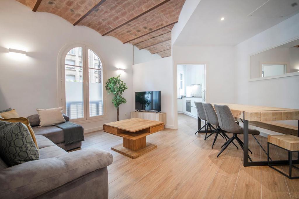 You Stylish Uptown Barcelona Apartments - 3