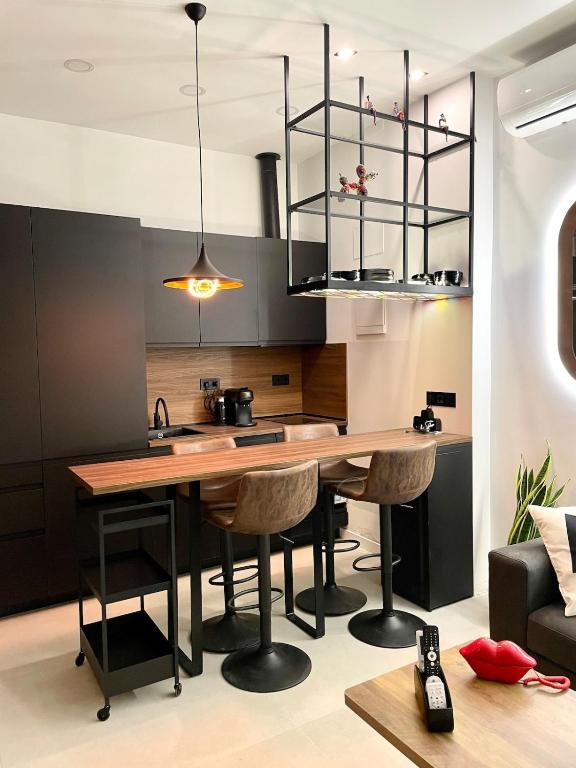 Madrid Rio 8 People 3 Bedrooms 3 Bathrooms 2 Patios Parking - 4