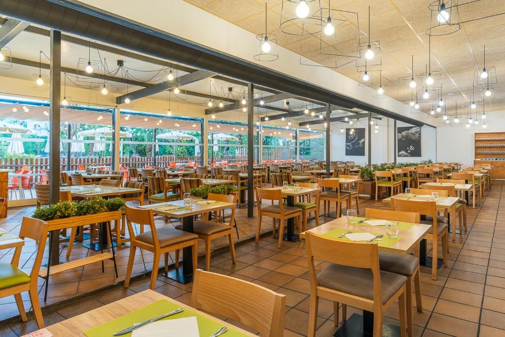 FERGUS Club Pineda Splash — Restauracje i bary in Pineda de Mar, Katalonia