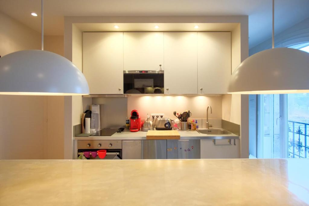 Beautiful And Bright Apartment Near Eiffel Tower - 3