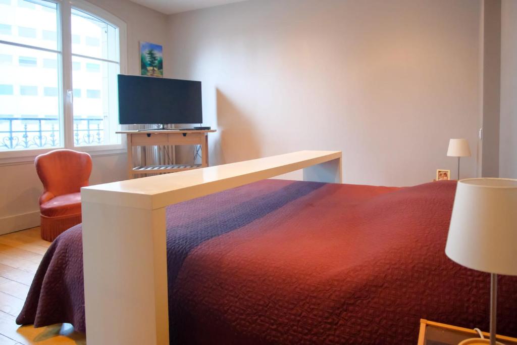 Beautiful And Bright Apartment Near Eiffel Tower - 5