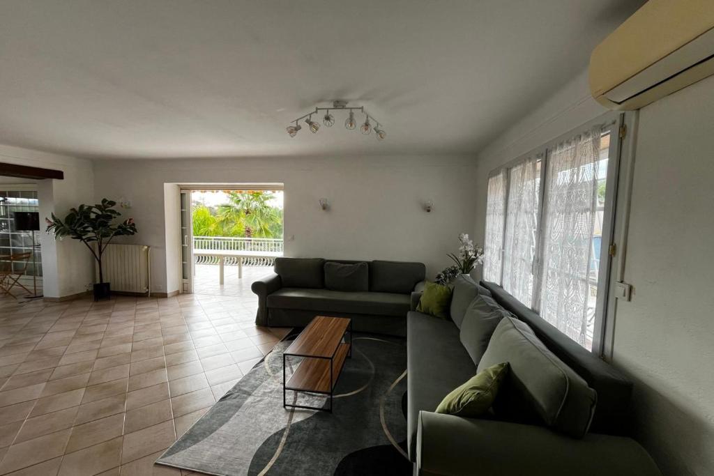 House with pool and stunning views in Fréjus - 4