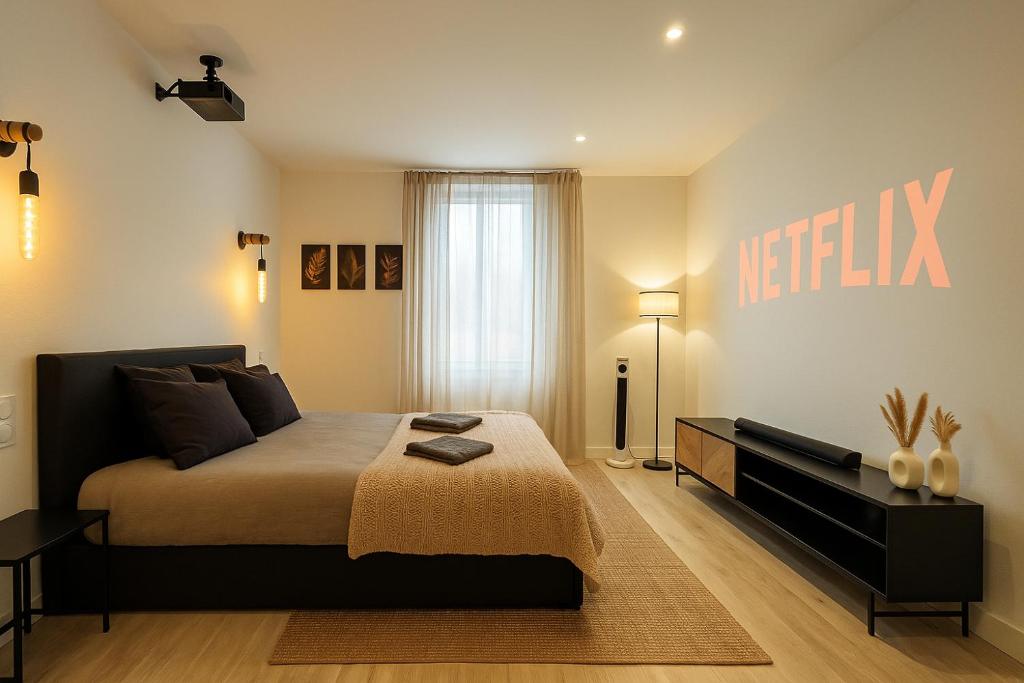 Cinéma & Jacuzzi aux Étoiles - CasaBianca Suite - 1