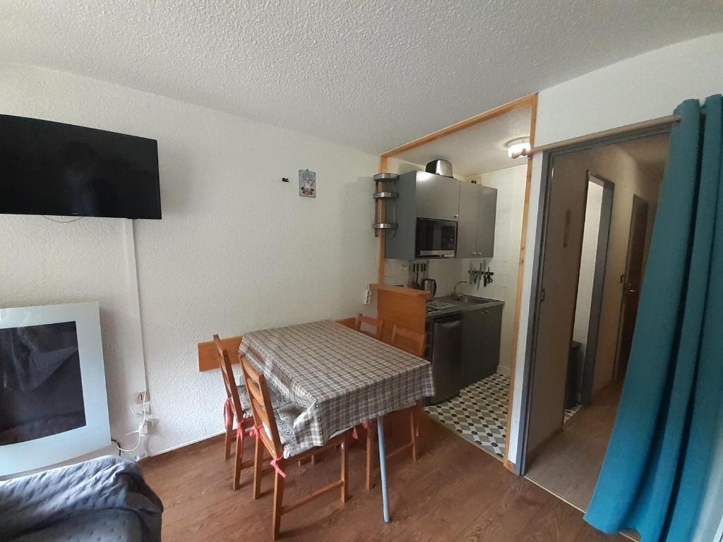 Studio 2/3 pers à 20m du télécabine, cuisine équipée, balcon sud, animaux admis - FR-1-561-116 - 3