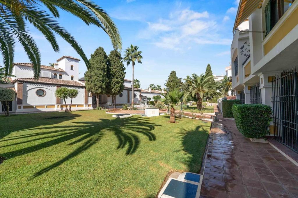 Large and centrally located apartment in Puebla Lucia - 4