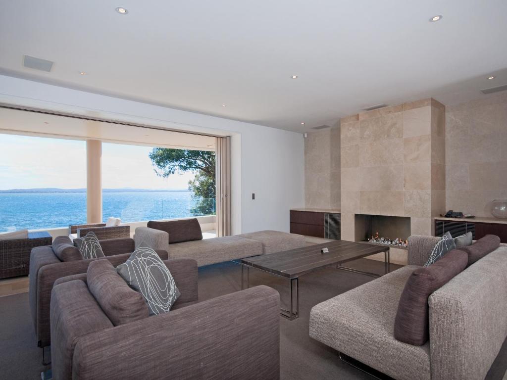 Luxury Two Bedroom Apartment - First Level 204